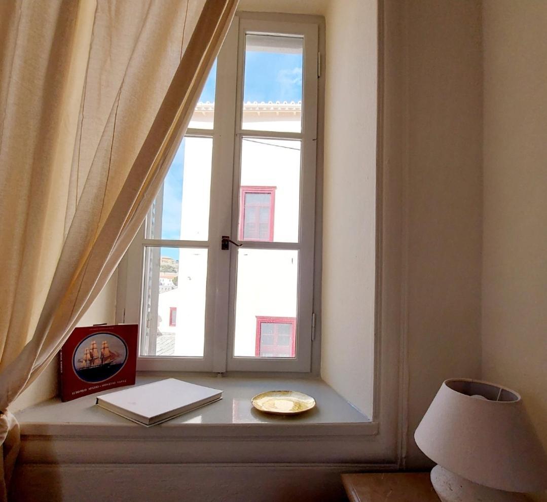 Christina'S Stone House Apartment Хидра Екстериор снимка